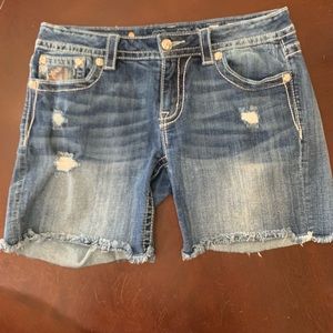 Miss Me Signature Mid-Shorts 30